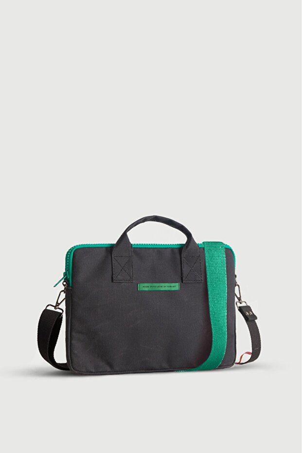 Huge Cear Notebook Case Black - 2