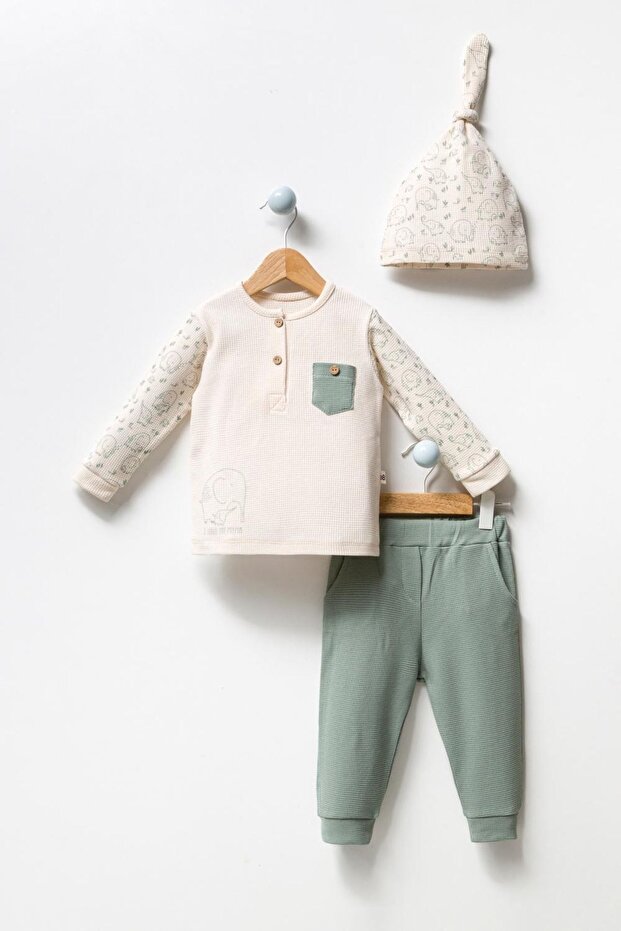 مجموعة مكونة من قطعتين مع أزرار أمامية مطبوعة على شكل فيل لطيف