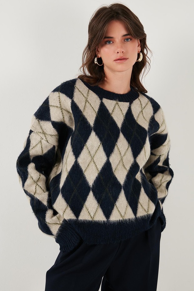 Oversize Fit Crew Neck Argyle Pattern Soft Texture Pullover Sweatshirt 4616223 - 3