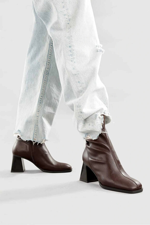 Women's Boots Bitter Brown Thick Heeled Stretch Boots