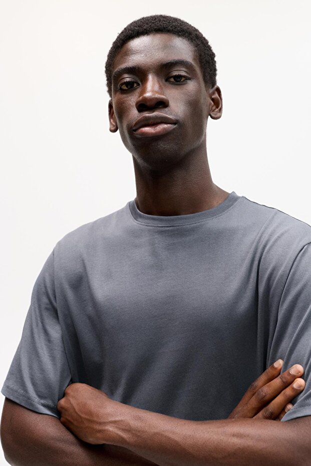 Basic kısa kollu pamuklu tişört - 4