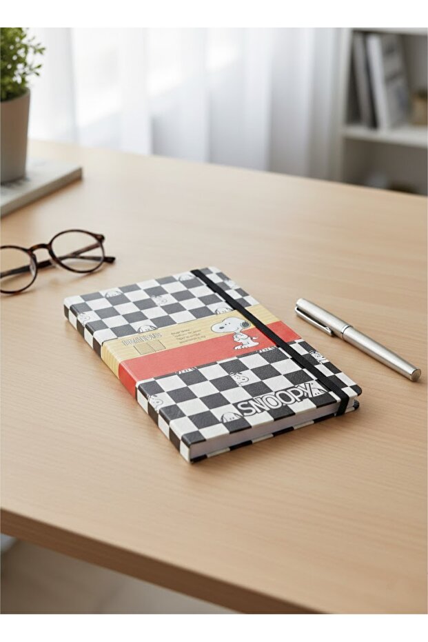 مفكرة سنوبي بناطيل ذات غلاف ناعم ومخططة - 1