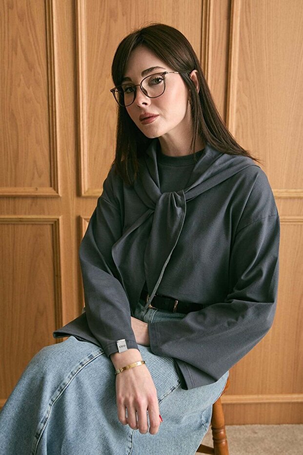 Antrasit Fularlı Body - 3