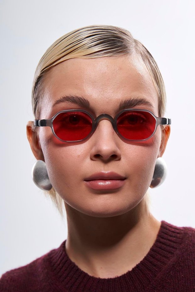 Miles a Grey Red Sunglasses