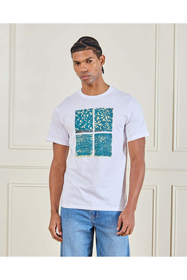Men White Graphic Print T-Shirt