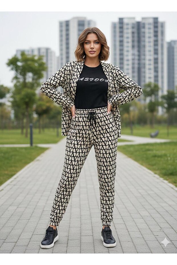 Modern Classic three-piece set with a geometric pattern