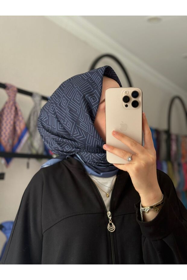 وشاح ناعم بنمط خطوط متموجة - 1