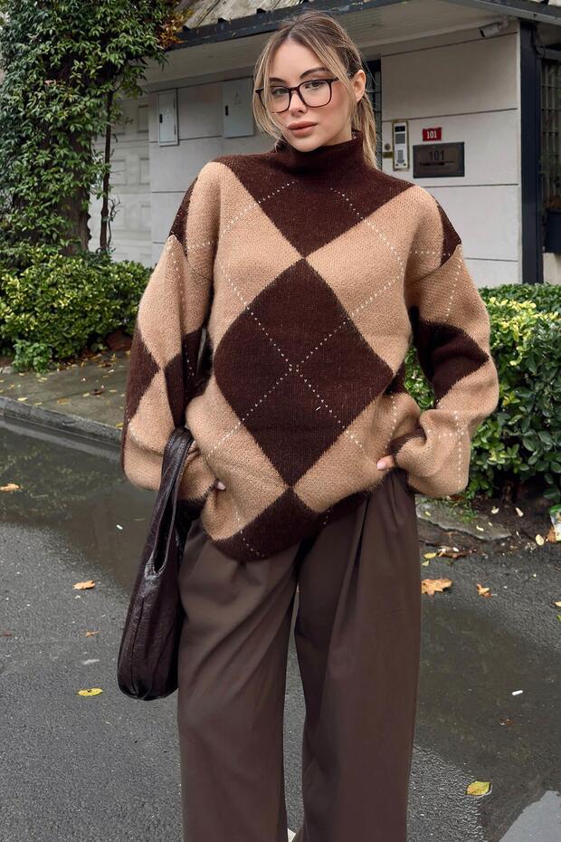 Beige Mock Neck Bakalava Pattern Women's Knitwear Sweater
