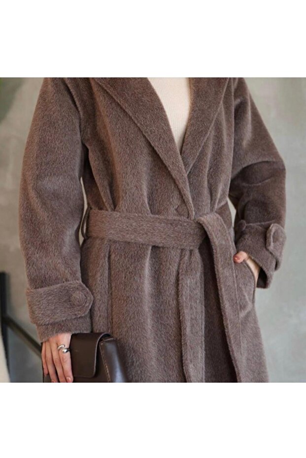 Düğmeli kuşaklı kaban - 1