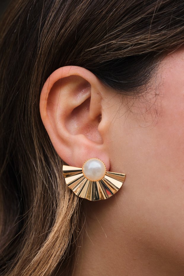 Vip Plate Pearl Earrings Metal Earrings with Steel Tips 2.5cm