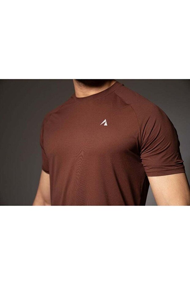 تيشرت رياضى للرجال بني اللون 2XL