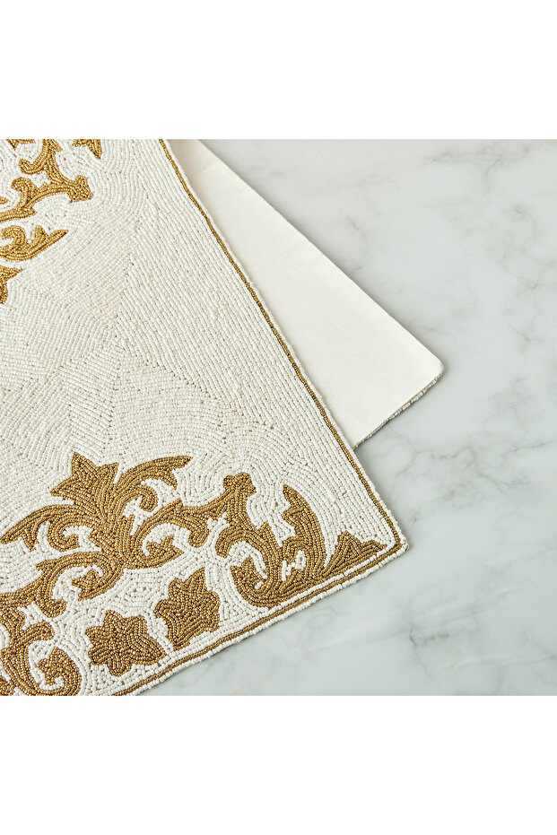 مفرش طاولة مطرز بالخرز - 90 × 33 سم - 3