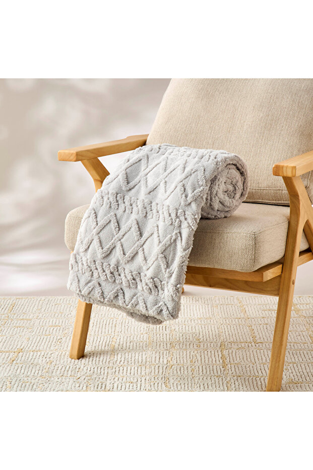 Textured Jacquard Faux Fur Throw - 127x152 cms