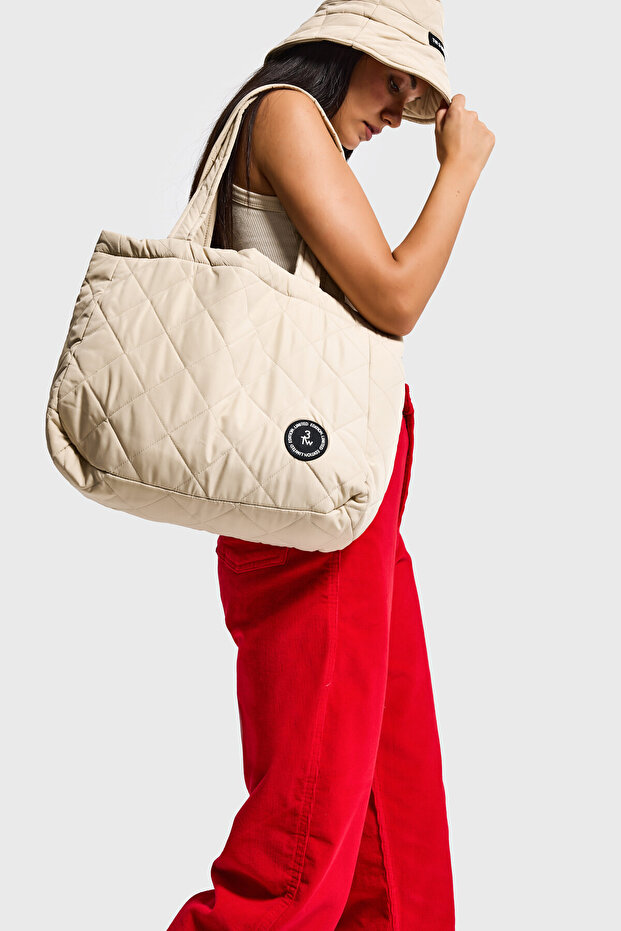 حقيبة بتصميم خاص ذات نمط البقلاوة باللون البيج - 5