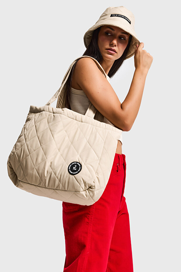 حقيبة بتصميم خاص ذات نمط البقلاوة باللون البيج - 3