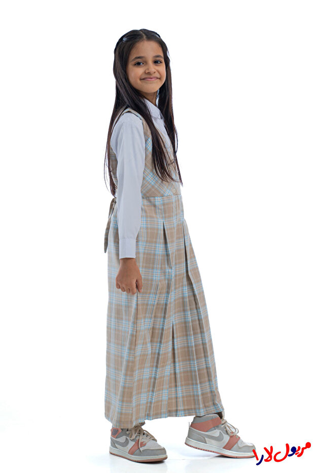 Beige checkered apron, four-button model (only one piece available)