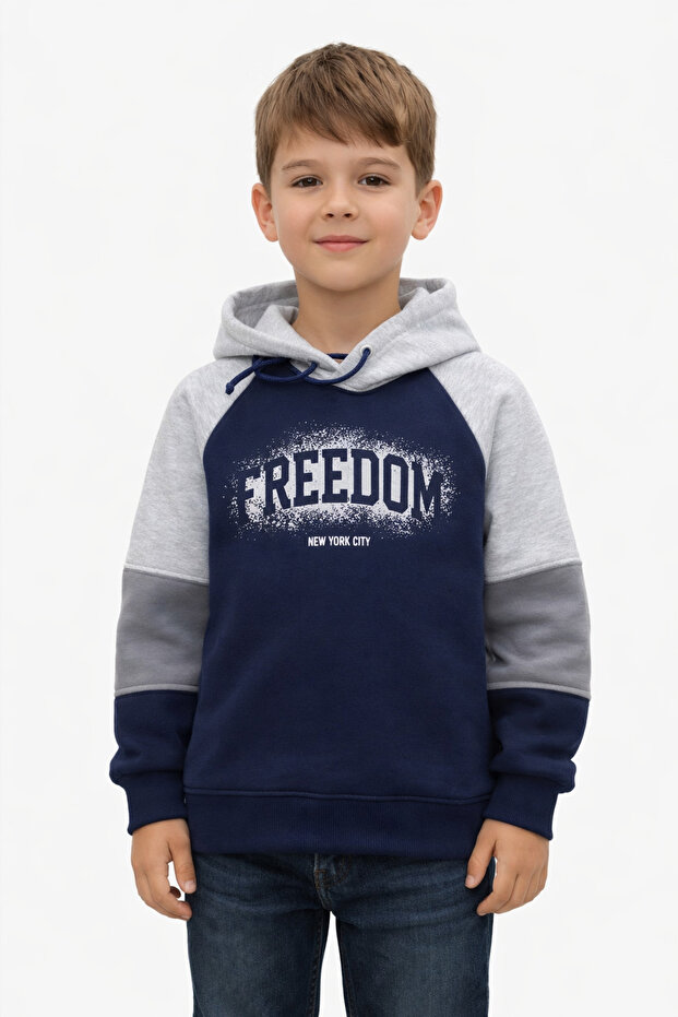 سويت شيرت Feedom للأولاد بغطاء رأس وطبعة، من قماش ثلاثي الخيوط وممشط من الداخل