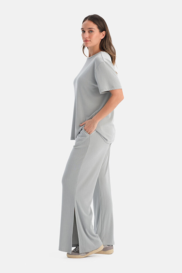 GENİŞ YAKA TİŞÖRT - 3