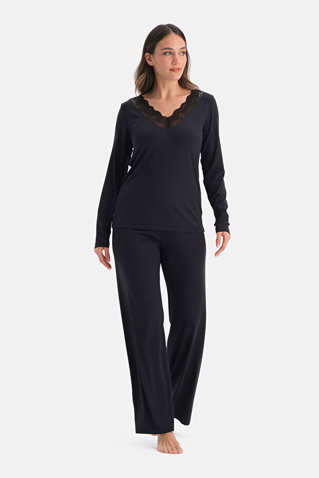 Black Lace Detailed Siro Viscose T-Shirt Pants Set