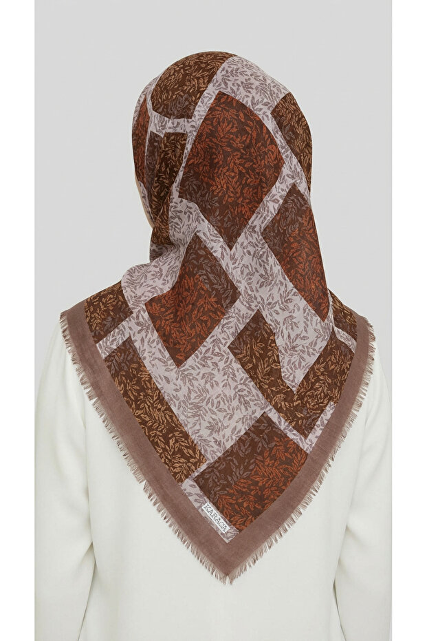 وشاح صوف منقوش بأوراق الكاراكا - بيج / كريمي - 1