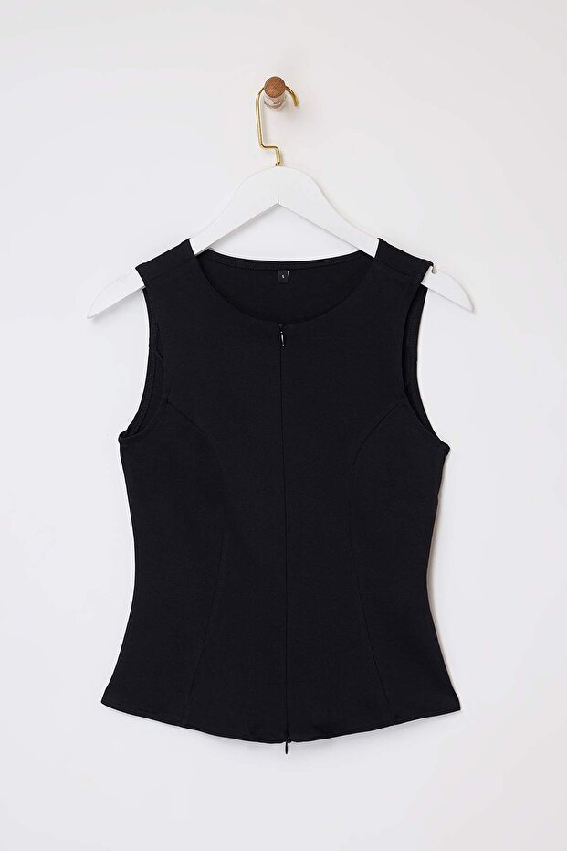 Wardrobe Essentials-Siyah Fitted/Vücuda Oturan Fermuarlı Kolsuz İnterlok Örme Bluz TWOSS26BZ00012 - 5