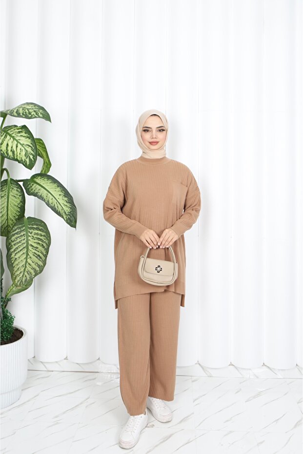 Knitwear Set with Knitted Pants