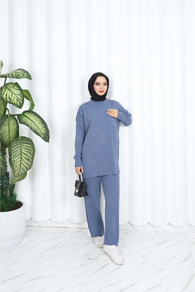 Knitwear Set with Knitted Pants