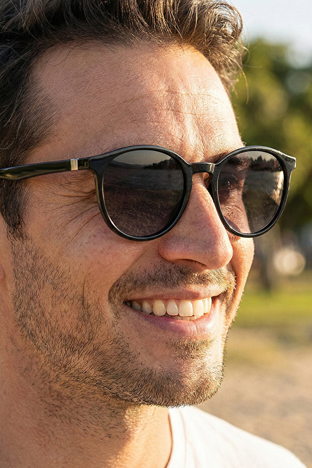 Black Unisex Sunglasses with Polarized Lenses with Uv400 Protection 1360 C0101