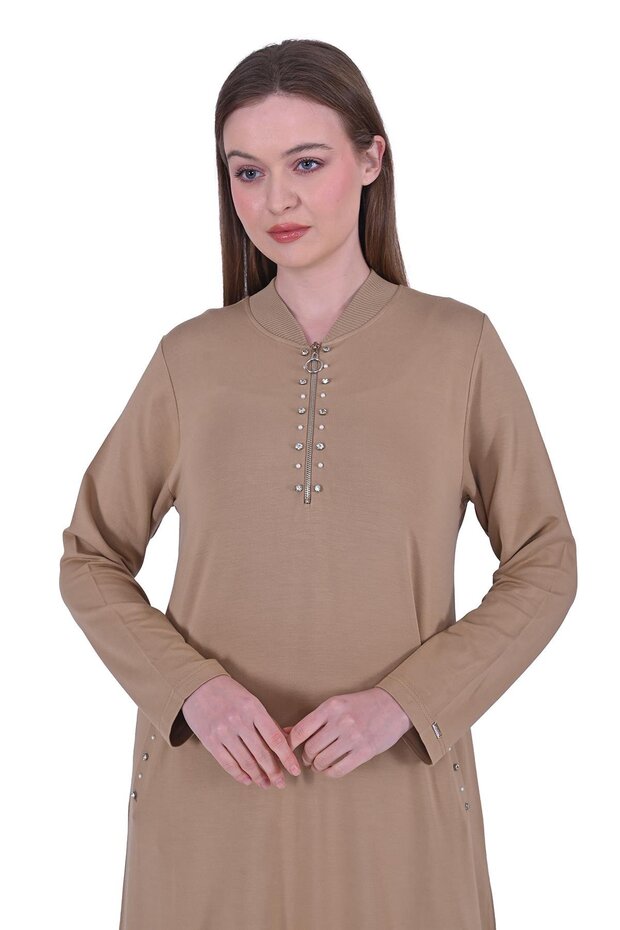 فستان رياضي مرصع بالحجارة CAMEL