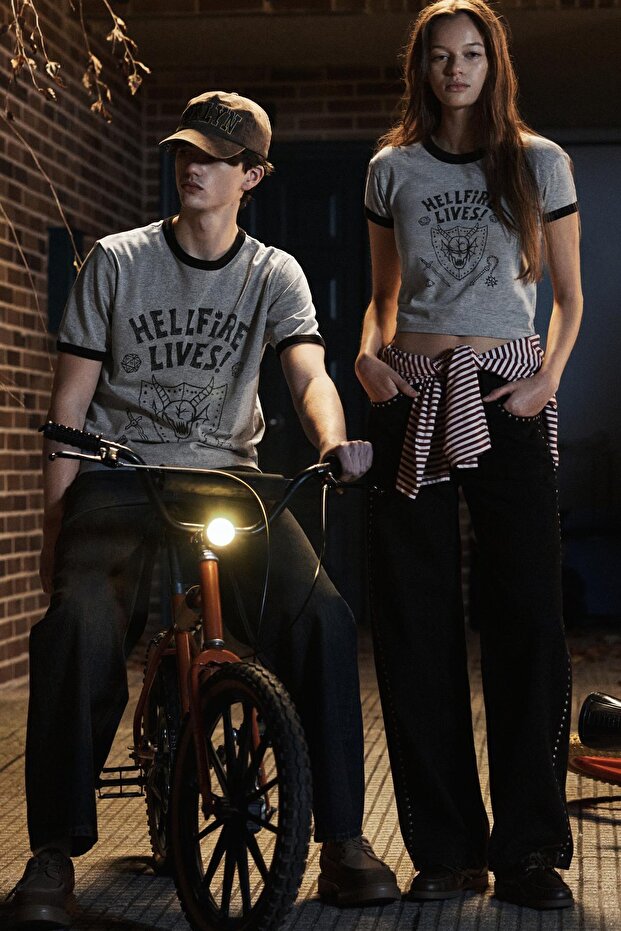 Hellfire Lives Stranger Things t-shirt - 1