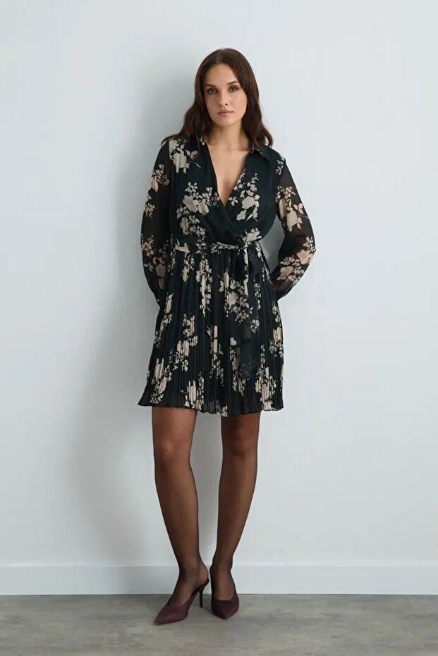 Anvelop Kesim Piliseli Elbise - Siyah - 1