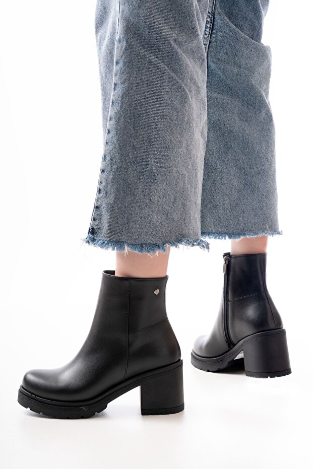 Zri̇n-3020 Premium Black Zippered Thick Heeled Winter Women's Boots