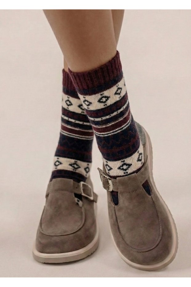 Women's Winter Thermal Wool Lambswool Warm Burgundy Black Rug Patterned Socks