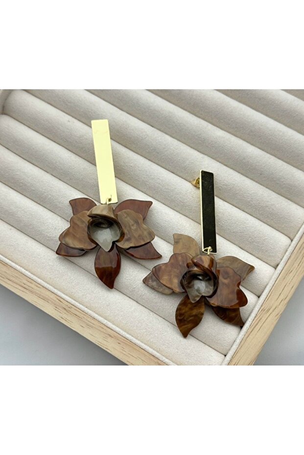 Brown dangle flower earrings