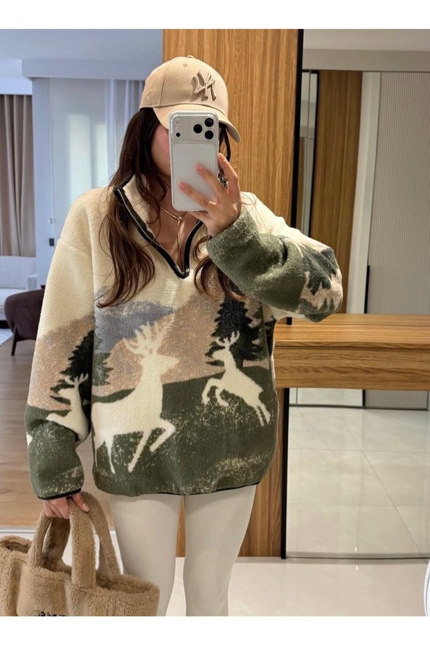 Half Zipper Mock Neck Landscape Patterned Sweatshirt