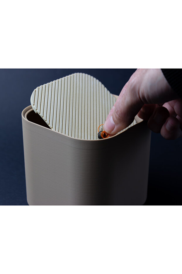 Mini Masaüstü Çöp Kovası - 2