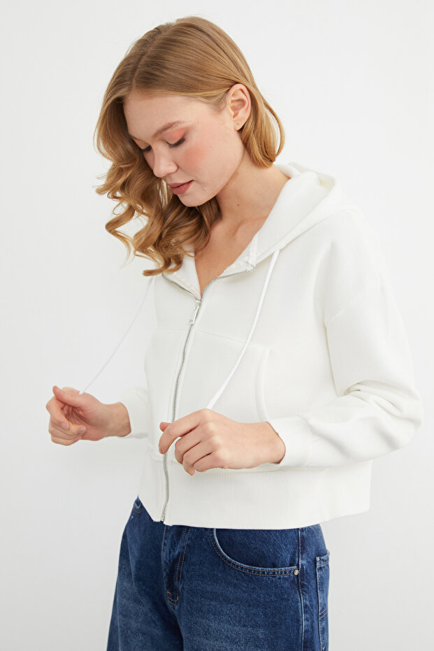 Basic Fermuarlı Kapüşonlu Crop Sweatshirt - 6