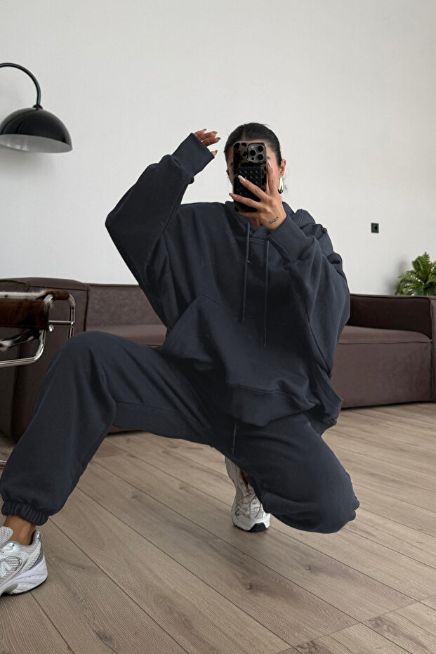 بدلة رياضية شتوية كبيرة الحجم ومريحة للاستخدام اليومي للنساء K بغطاء رأس مع أربطة مطاطية