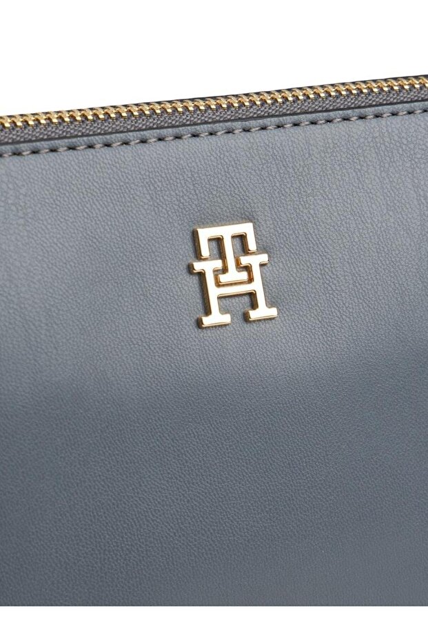 TH GLAM CONV MED CROSSOVER - 5