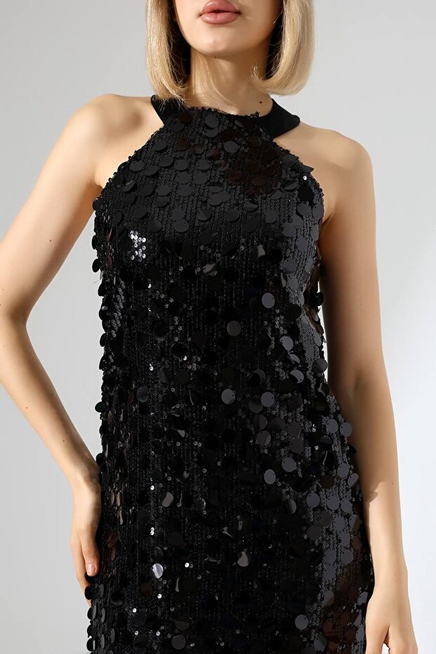 Halter Yaka Siyah Pullu Mini Elbisesi - 2