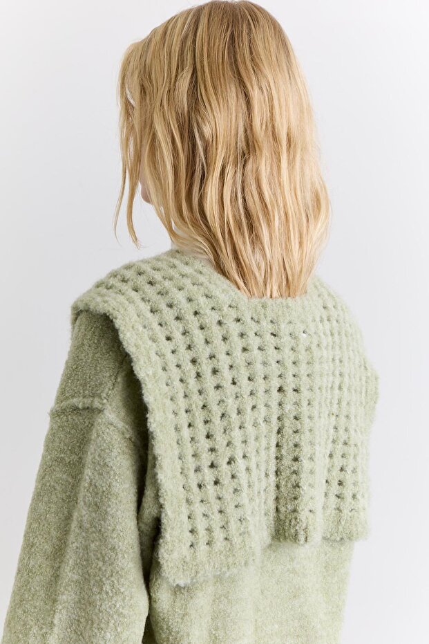 شال ذو ياقة ناعمة الملمس باللون الأخضر - 4