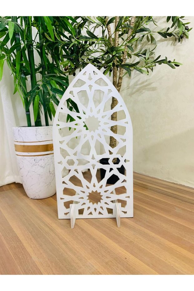 White wooden prayer stand, measuring 60*30 cm