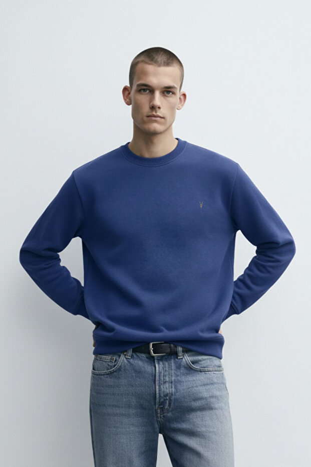 سويت شيرت رجالي ذو ياقة دائرية أساسي بلون النيلي - 5