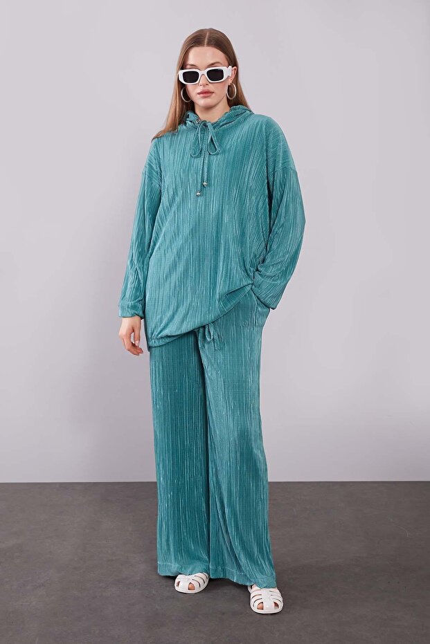 Emerald Green Hooded Double Set with Lace Detail