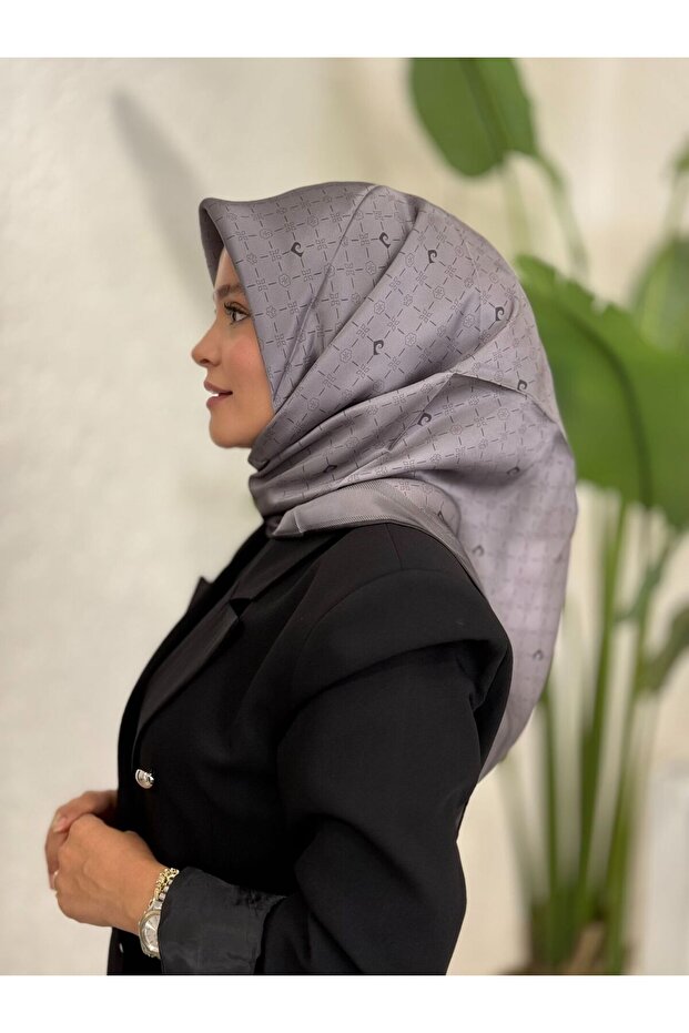 سورا وشاح حريري