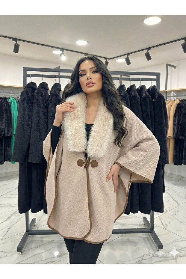 Women's Button Detailed Collar Fur Transitional Cashmere Cape Poncho M38868