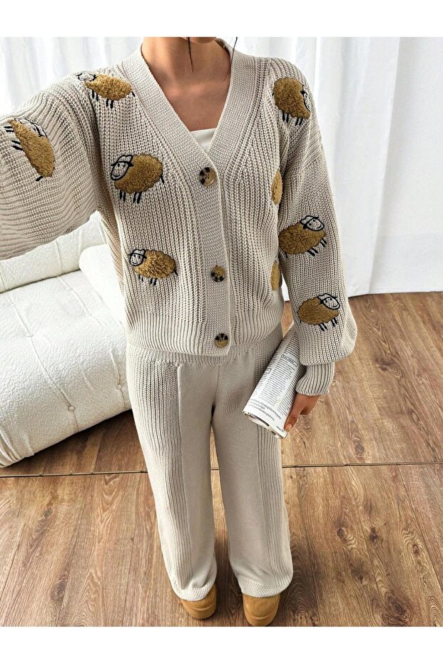 طقم تيريكو مع سترة بنقشة خروف لطيفة - 1