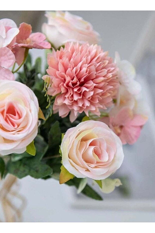 باقة من الورود الاصطناعية - 3