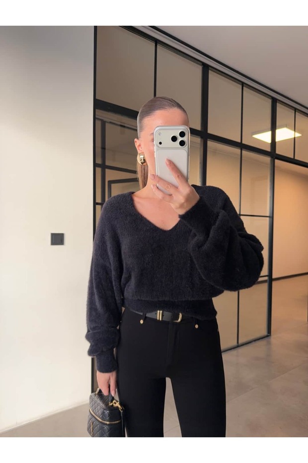 Soft Textured V-Neck Knitwear Sweater Black