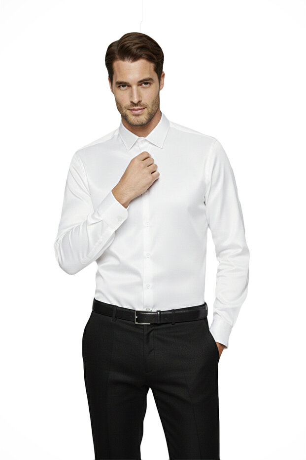 White Slim Fit Men's Shirt Easy-Iron Breathable Fabric, All-Season Elegance 2608515
